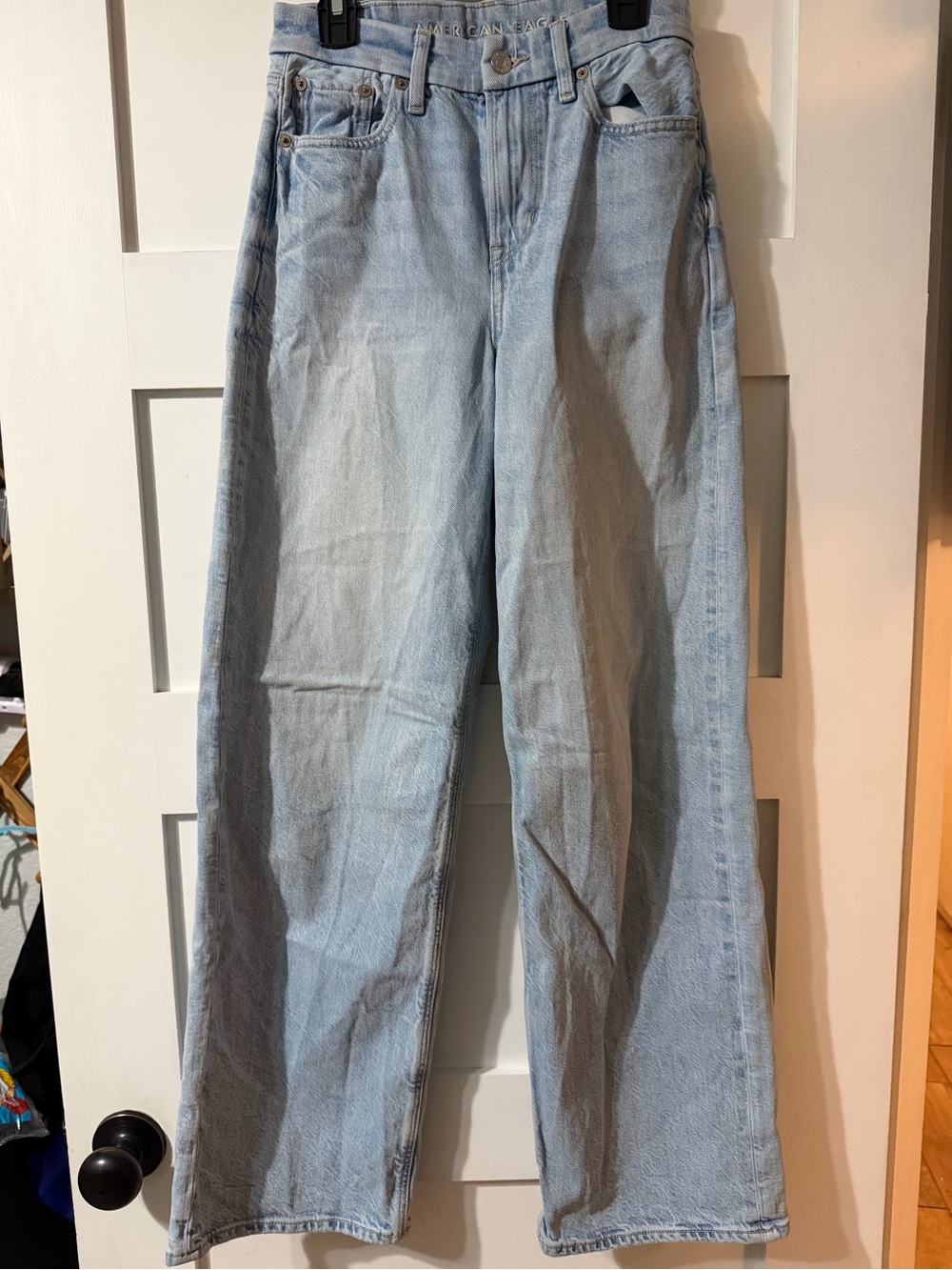 American Eagle Light Wash Strigid Curvy Super High Rise Baggy Straight Jeans